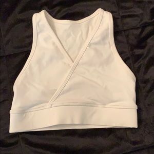 White lululemon sports bra